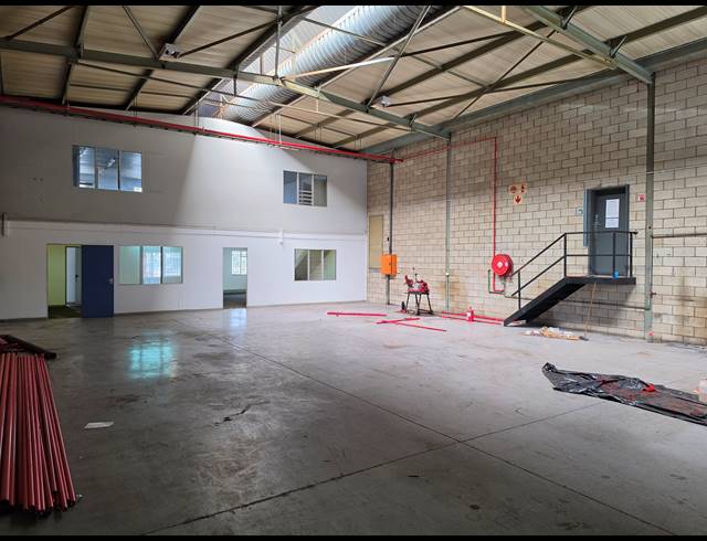 394M² MINI FACTORY TO LET IN KYA SANDS